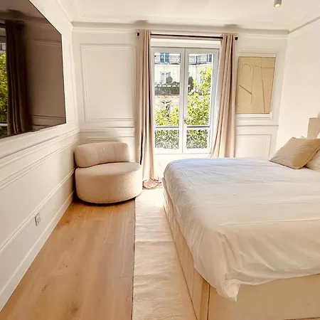 Le Penthouse Bourdonnais C 아파트 파리