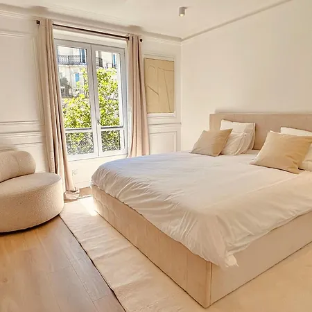 Le Penthouse Bourdonnais C 아파트 *