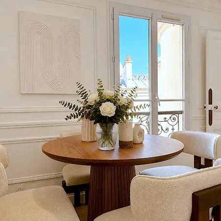 Le Penthouse Bourdonnais C 아파트 *