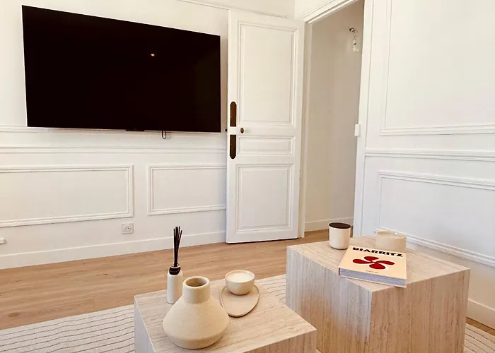 Le Penthouse Bourdonnais C * Paris