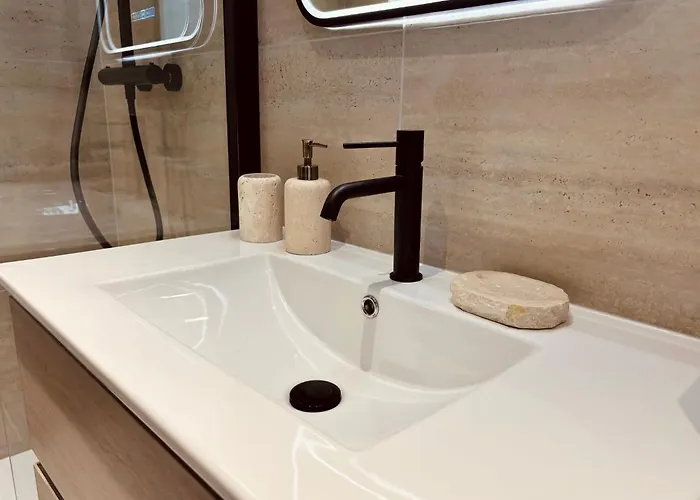 Le Penthouse Bourdonnais C 公寓