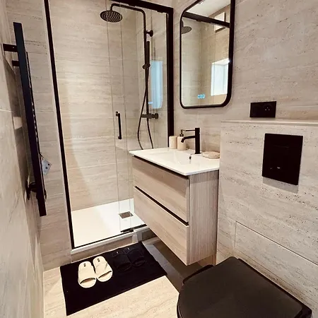 Le Penthouse Bourdonnais C Lägenhet